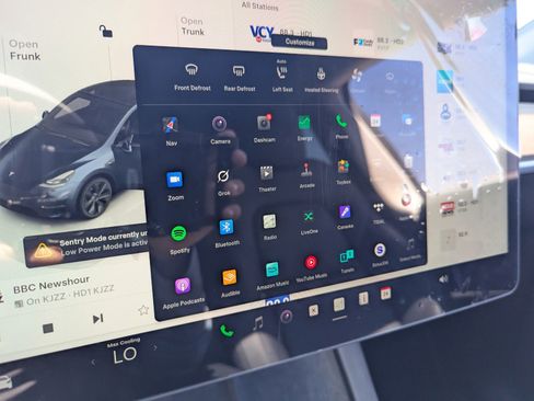 Used 2024 Tesla Model Y Long Range image 16