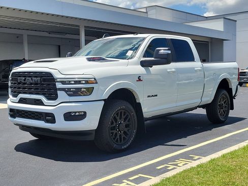 New 2026 RAM 2500 Limited AWD/4WD image 3