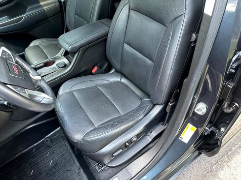 Used 2019 GMC Acadia SLT w/ Black Edition image 14