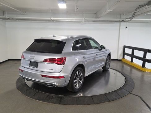 Used 2023 Audi Q5 2.0T Premium w/ Convenience Package image 8