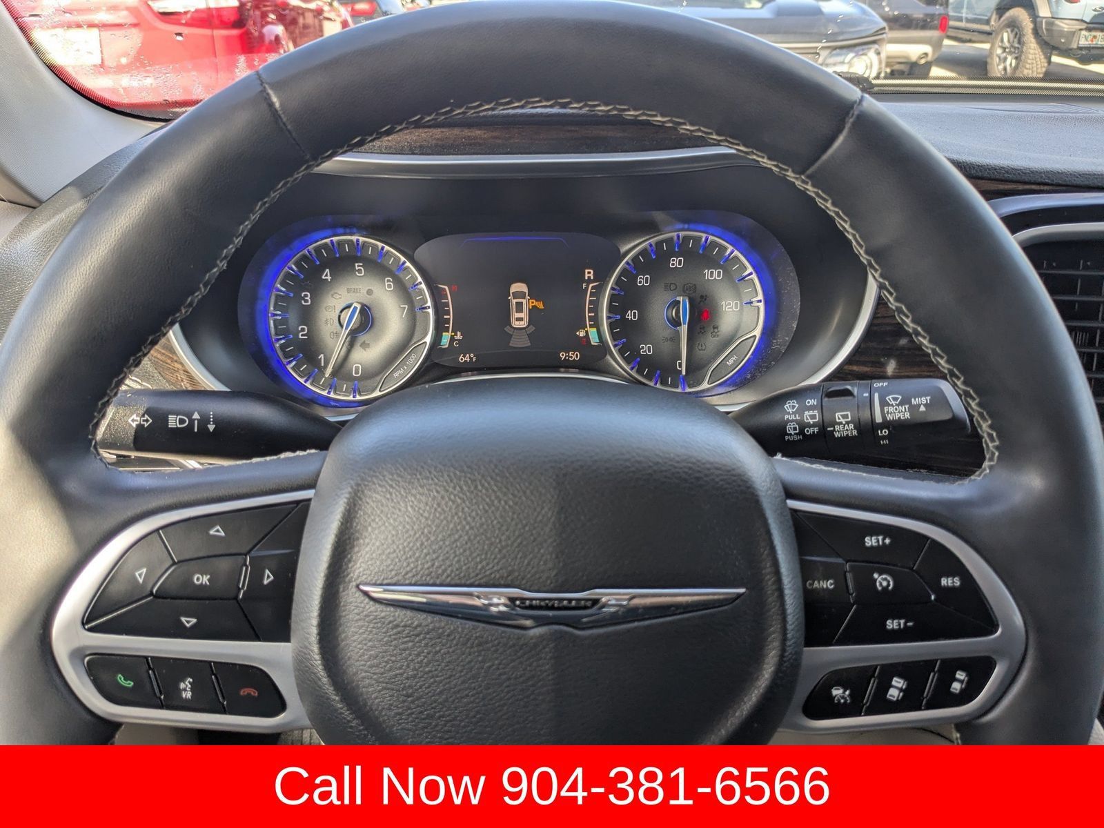Used 2024 Chrysler Pacifica Limited FWD image 30
