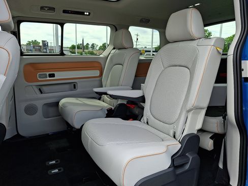 New 2025 Volkswagen ID. Buzz 1st Edition AWD/4WD image 6