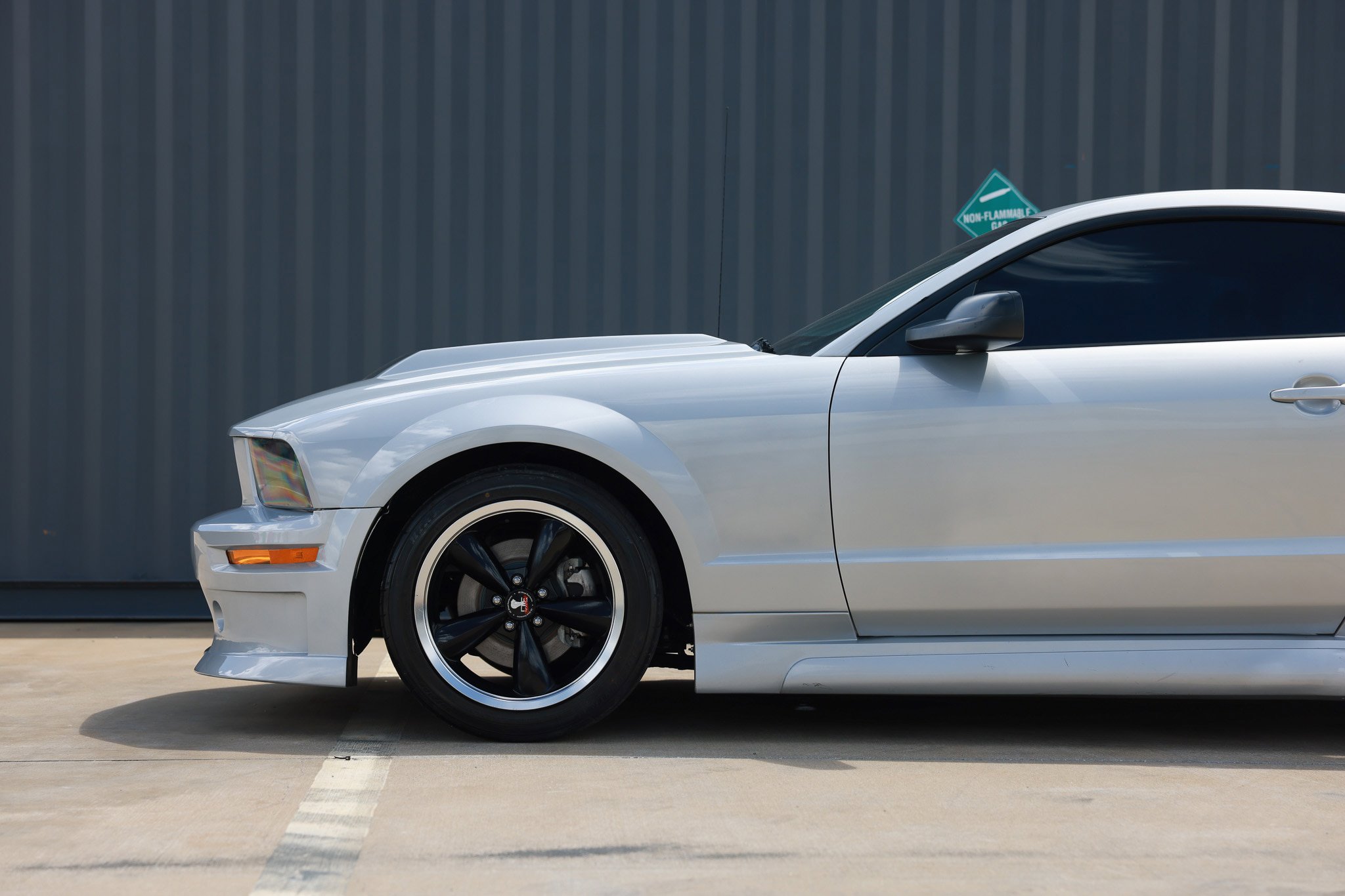 Used 2006 Ford Mustang GT Premium RWD image 28