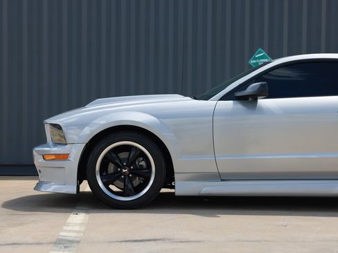 Used 2006 Ford Mustang GT Premium RWD image 28