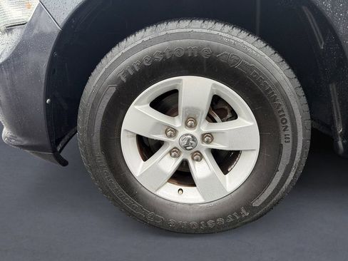 Used 2018 RAM 1500 Express image 9