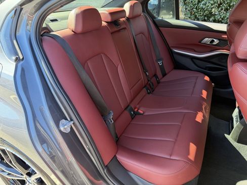 Used 2022 BMW 330i xDrive Sedan w/ M Sport Package image 39