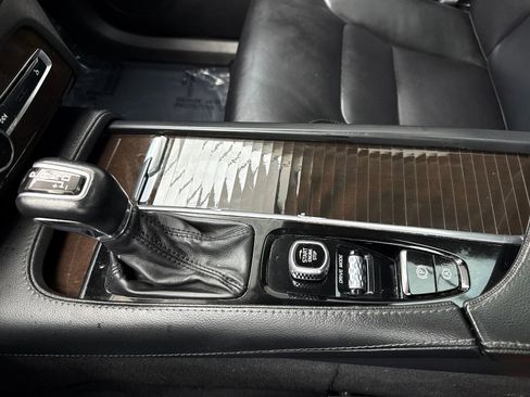 Used 2019 Volvo XC90 T5 Momentum w/ Protection Package Premier FWD image 30