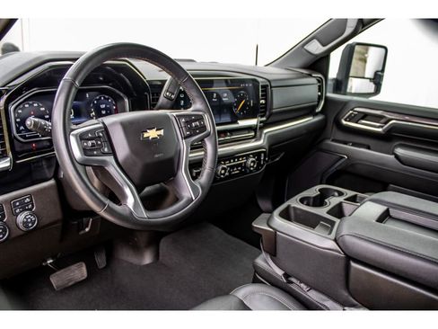Used 2024 Chevrolet Silverado 3500 LTZ image 21