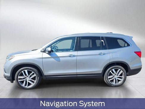 Used 2018 Honda Pilot Touring image 3