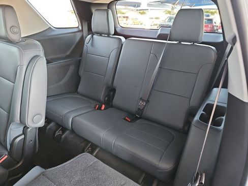 Used 2018 Chevrolet Traverse LT FWD image 20
