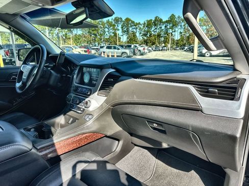 Certified 2020 GMC Yukon SLT image 28