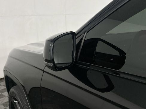 Used 2023 Jeep Grand Cherokee Altitude image 16