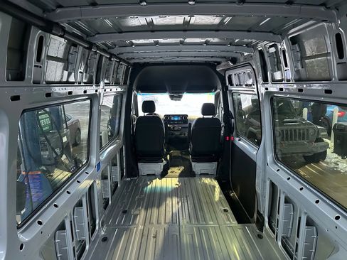 Used 2023 Mercedes-Benz Sprinter 3500 w/ Parking Package image 19