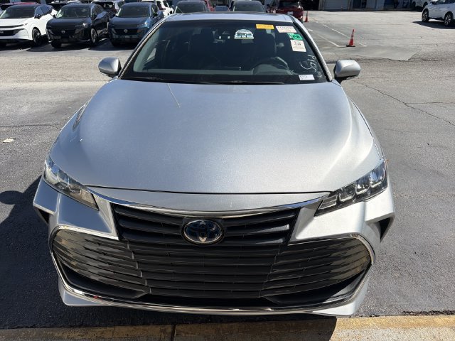 Used 2020 Toyota Avalon XLE w/ Moonroof Package FWD image 2