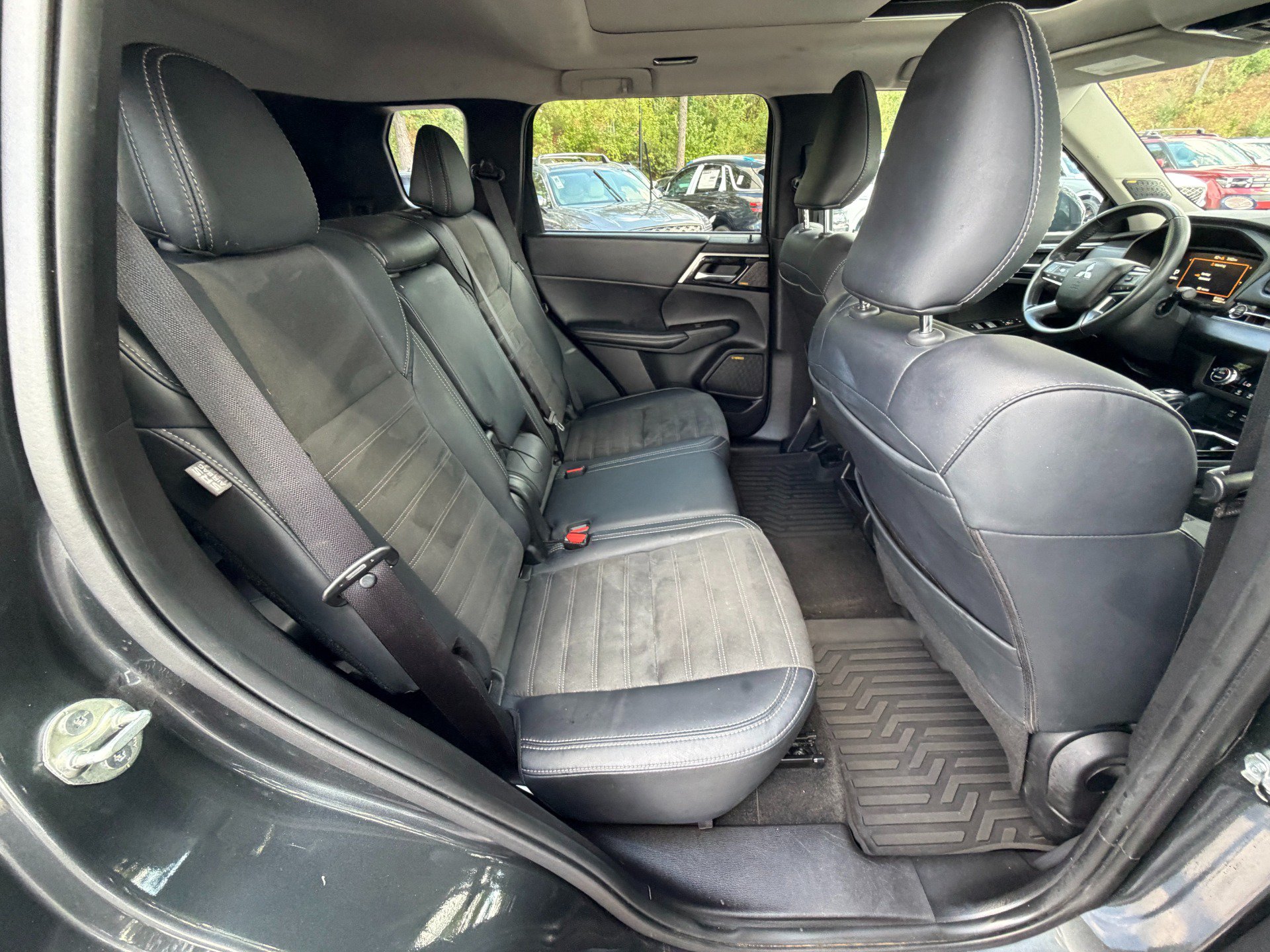 Used 2025 Mitsubishi Outlander SE FWD image 69