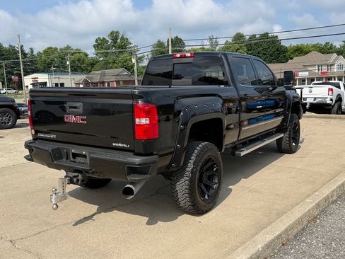 Used 2018 GMC Sierra 2500 Denali w/ Duramax Plus Package AWD/4WD image 6