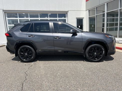Used 2022 Toyota RAV4 SE AWD/4WD image 6