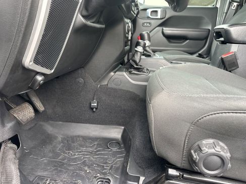 Used 2021 Jeep Wrangler Unlimited Sport AWD/4WD image 30