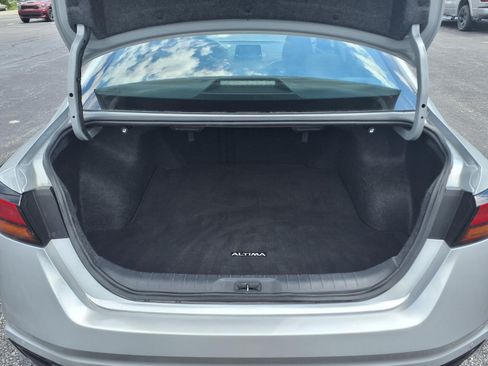 Used 2024 Nissan Altima 2.5 SV FWD image 10