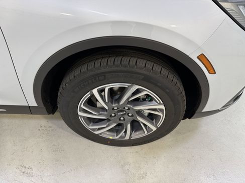 New 2026 Lincoln Corsair Premiere FWD image 29
