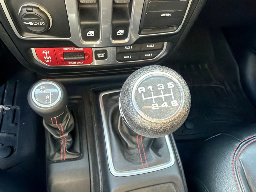 Used 2018 Jeep Wrangler Rubicon w/ Uconnect 4C Nav & Sound Group AWD/4WD image 15