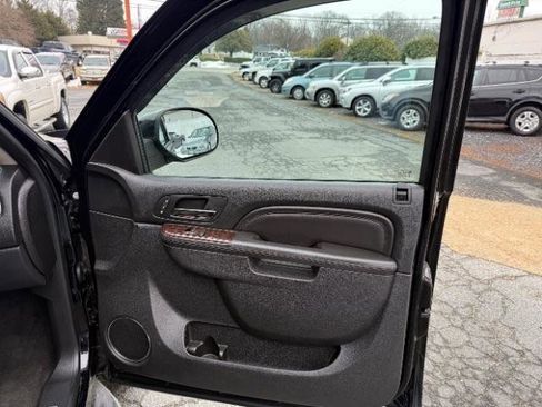 Used 2013 GMC Yukon XL Denali image 11