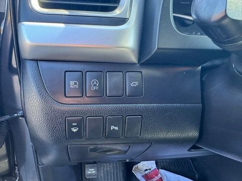 Used 2018 Toyota Highlander Limited image 19