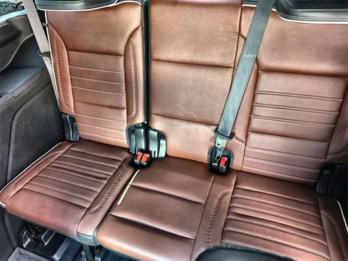 Used 2023 GMC Yukon Denali Ultimate image 18