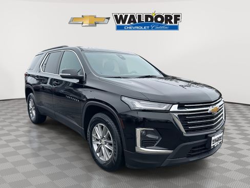 Certified 2023 Chevrolet Traverse LT image 1