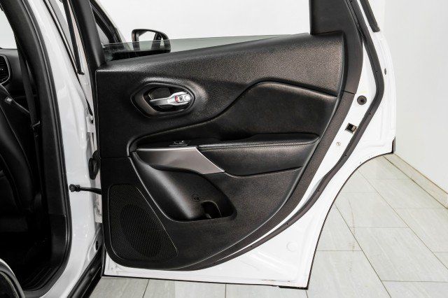 Used 2019 Jeep Cherokee Limited AWD/4WD image 45