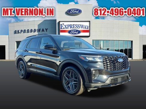 Used 2025 Ford Explorer ST-Line w/ ST-Line Street Pack image 4