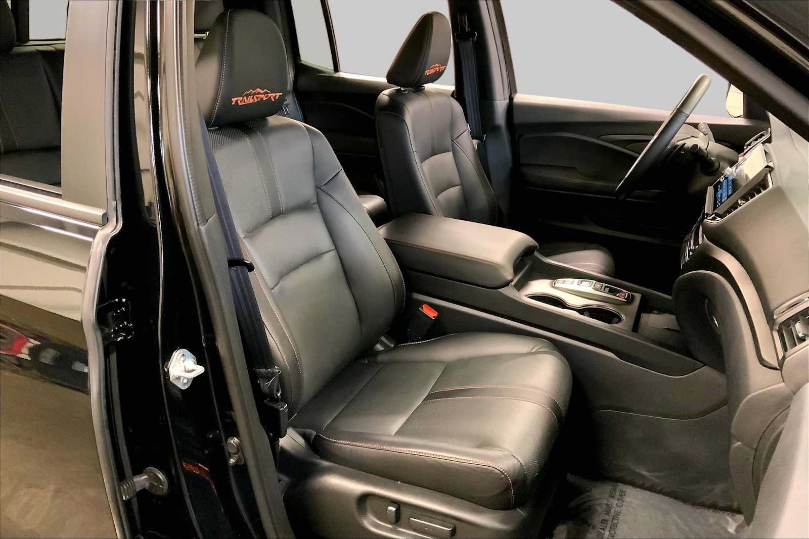 Used 2025 Honda Ridgeline TrailSport image 8