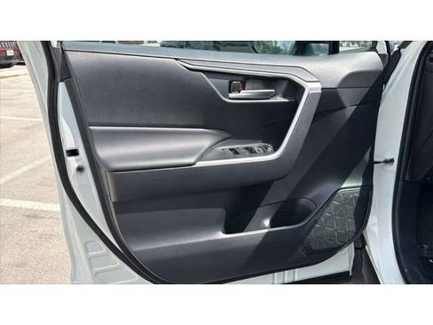 Certified 2025 Toyota RAV4 XLE AWD/4WD image 13