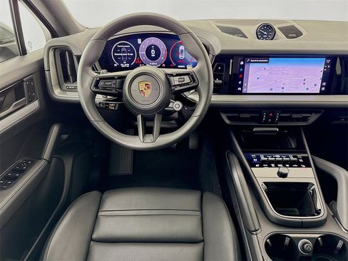 Certified 2025 Porsche Cayenne Coupe image 25