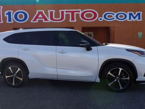 Used 2022 Toyota Highlander XSE image 1