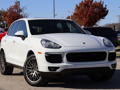 Used 2018 Porsche Cayenne Platinum Edition image 1