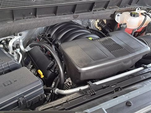 Used 2025 Chevrolet Silverado 1500 LT AWD/4WD image 34