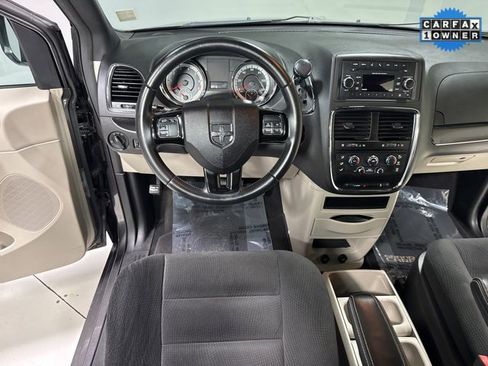 Used 2016 Dodge Grand Caravan SE image 13