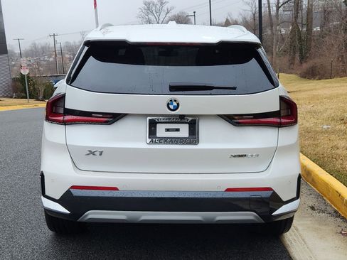 Used 2024 BMW X1 xDrive28i w/ Premium Package image 7