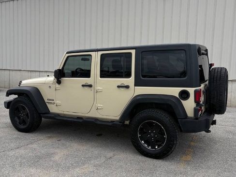 Used 2012 Jeep Wrangler Unlimited Sport AWD/4WD image 5