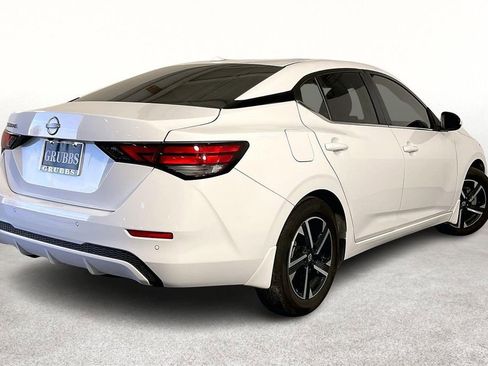 Used 2025 Nissan Sentra SV image 2