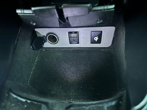 Used 2018 Toyota Avalon Touring image 19