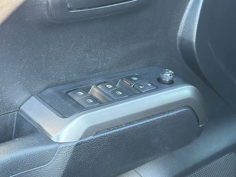 Used 2020 Toyota Tacoma SR5 image 22