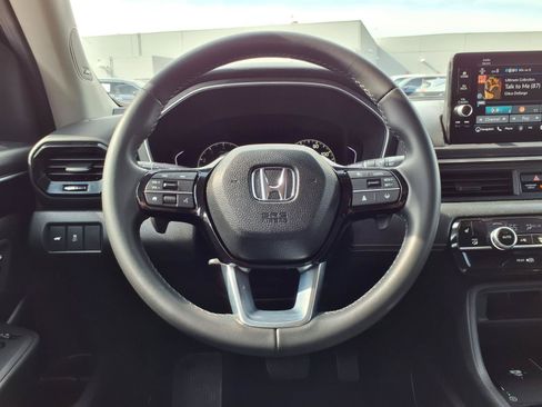 Used 2025 Honda Pilot Touring image 13