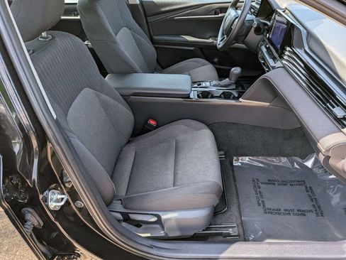 Used 2025 Toyota Camry LE FWD image 30