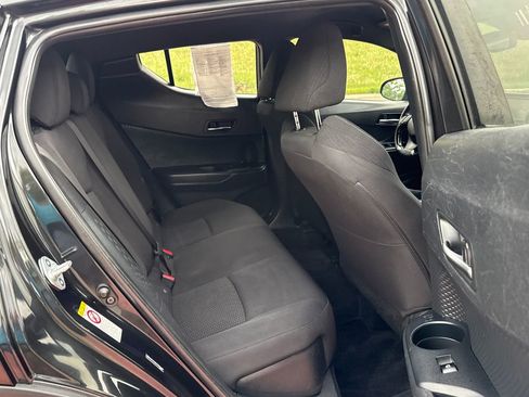 Used 2018 Toyota C-HR XLE FWD image 24