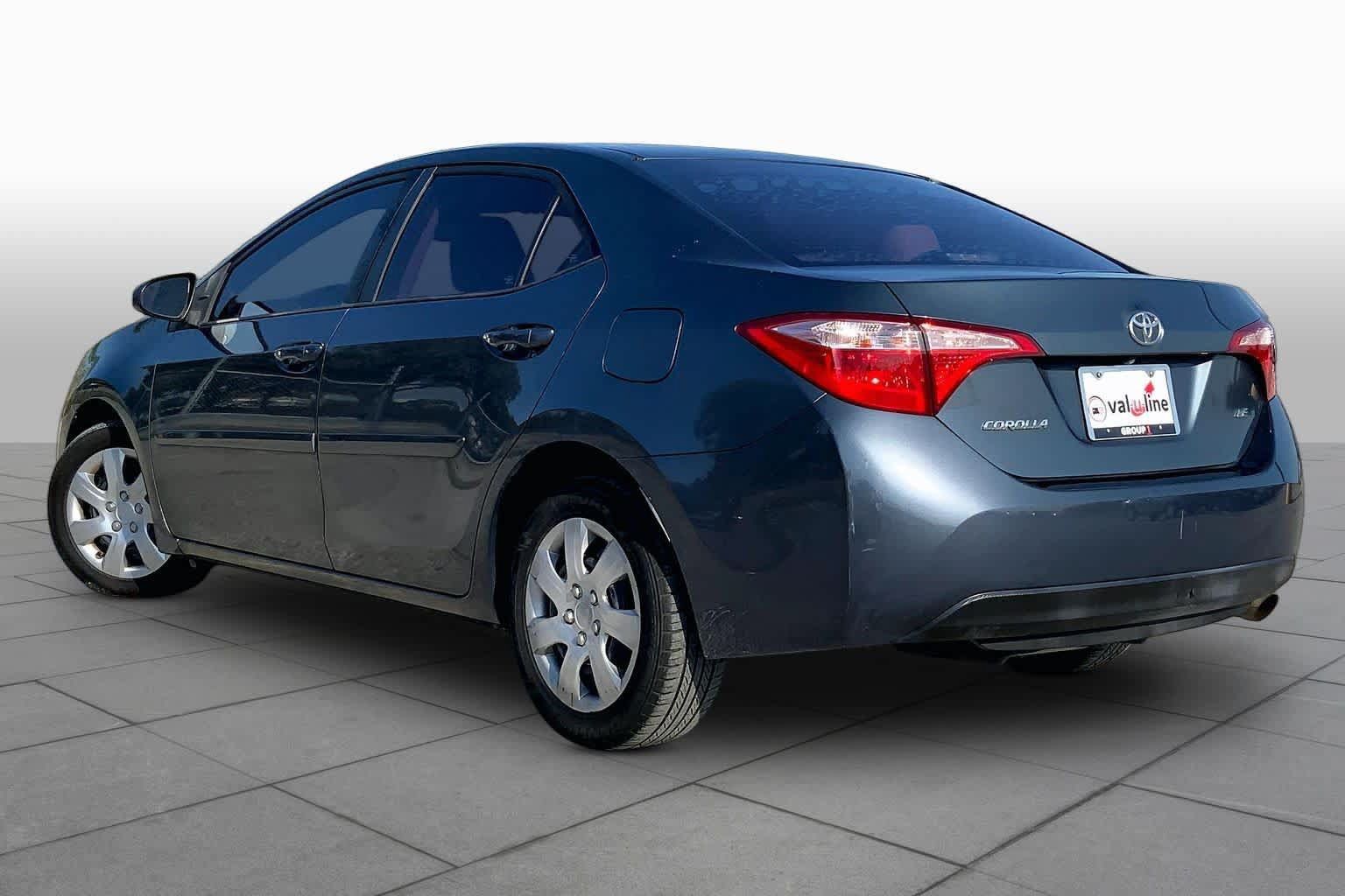 Used 2018 Toyota Corolla LE FWD image 12
