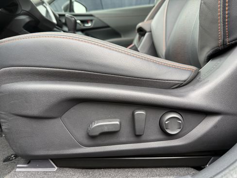 Used 2025 Subaru Crosstrek 2.5i Limited w/ Crosstrek Mirror Package image 18