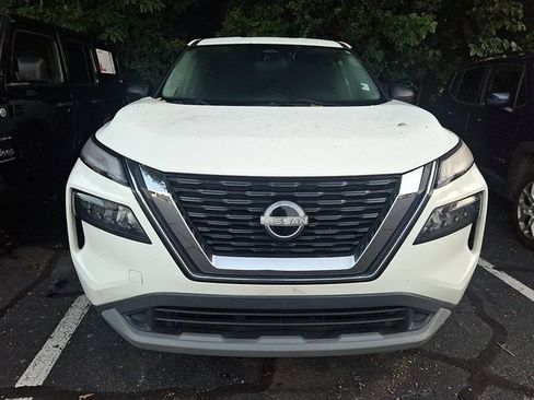 Used 2023 Nissan Rogue S AWD/4WD image 2