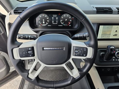 Certified 2024 Land Rover Defender 110 X-Dynamic SE AWD/4WD image 18